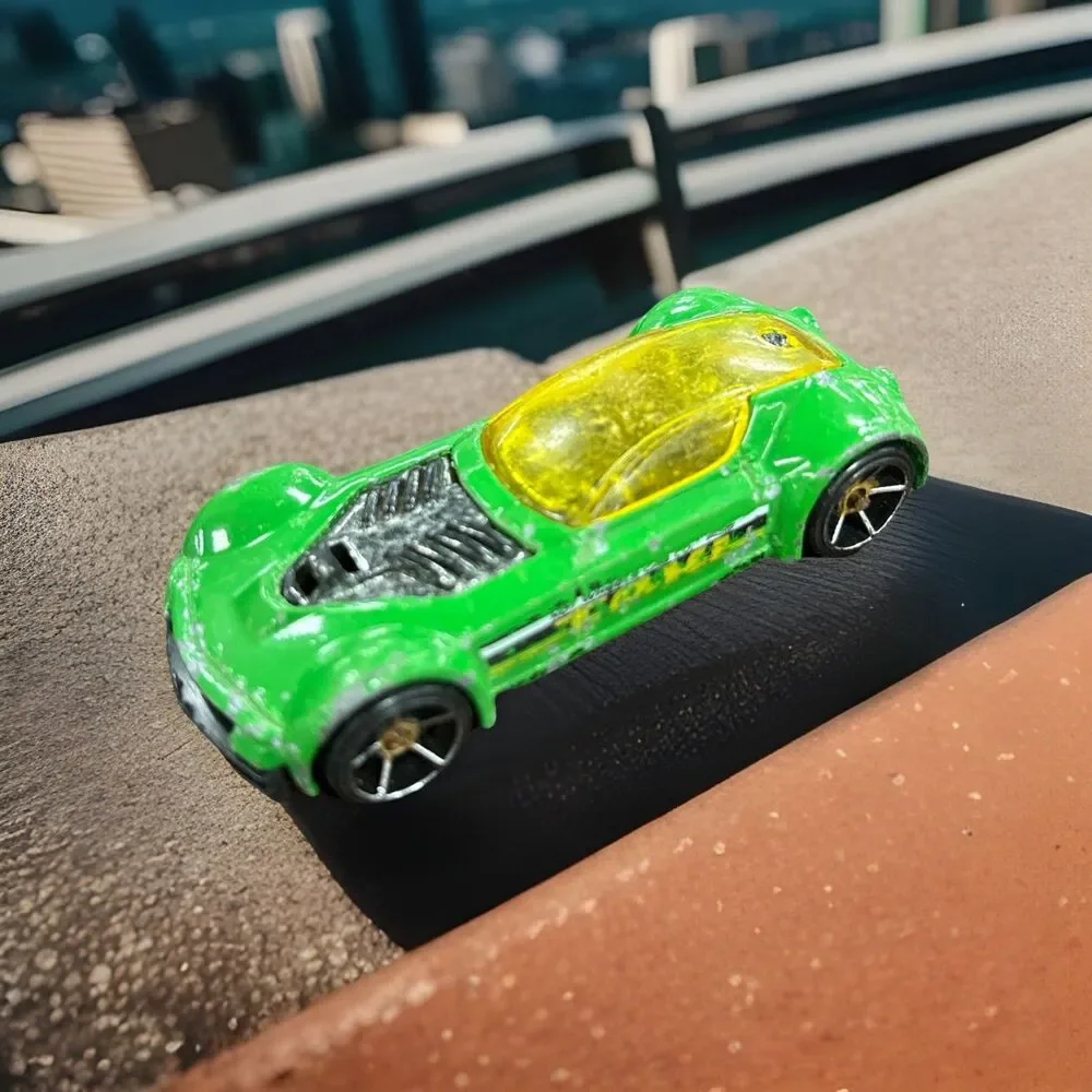 Hot Wheels 2001 Green Ballistik Hot Wheels Cab Co. Taxi Made in Thailand *ROUGH*
